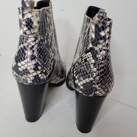 Marc Fisher Alva Bootie SZ 7 - Picture 4 of 6